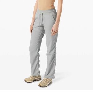 Lululemon Dance Studio Pant III unlined Silver Drop size 4